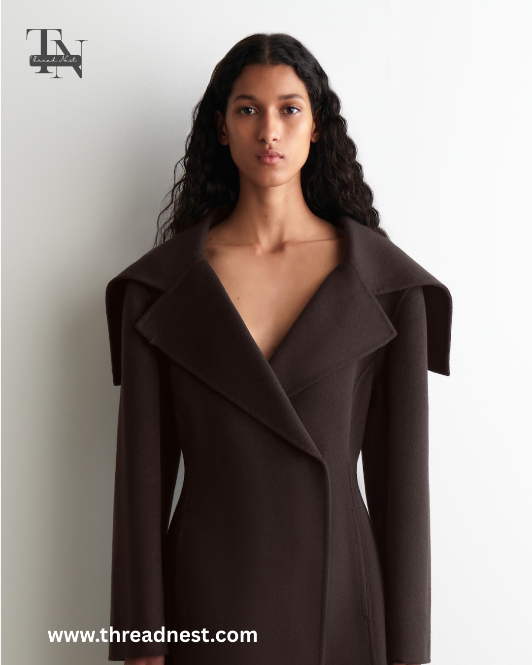 SKULPTURALER MANTEL AUS DOUBLEFACE-WOLLE